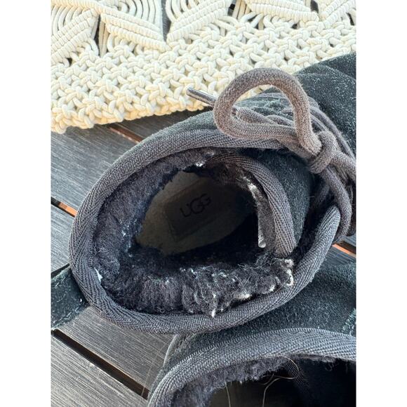 Ugg Kids Neumel II Chukka Ankle Boots Size 4 Black Suede Leather Winter Booties - Picture 8 of 10